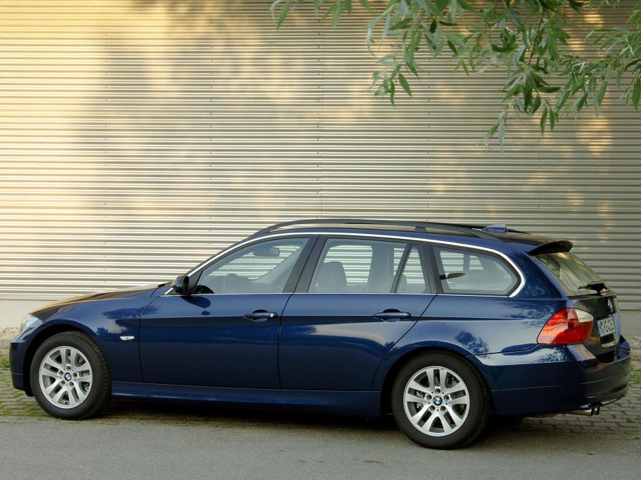  BMW 325i Touring 2006 года  (фото 5 из 16)